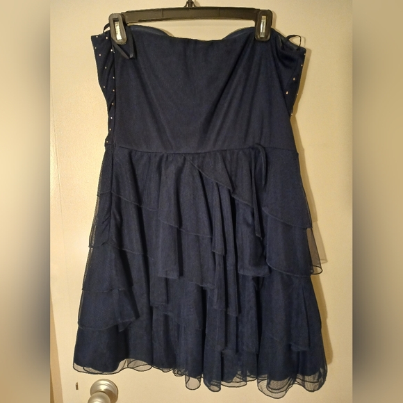 Juniors Strapless Formal Dress - Picture 3 of 4